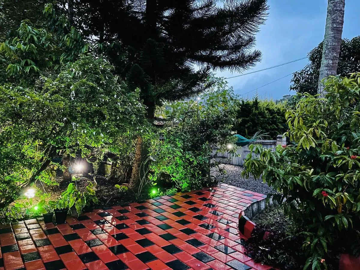 Avalon Grove Bed & Breakfast Thekkady 2*,  India