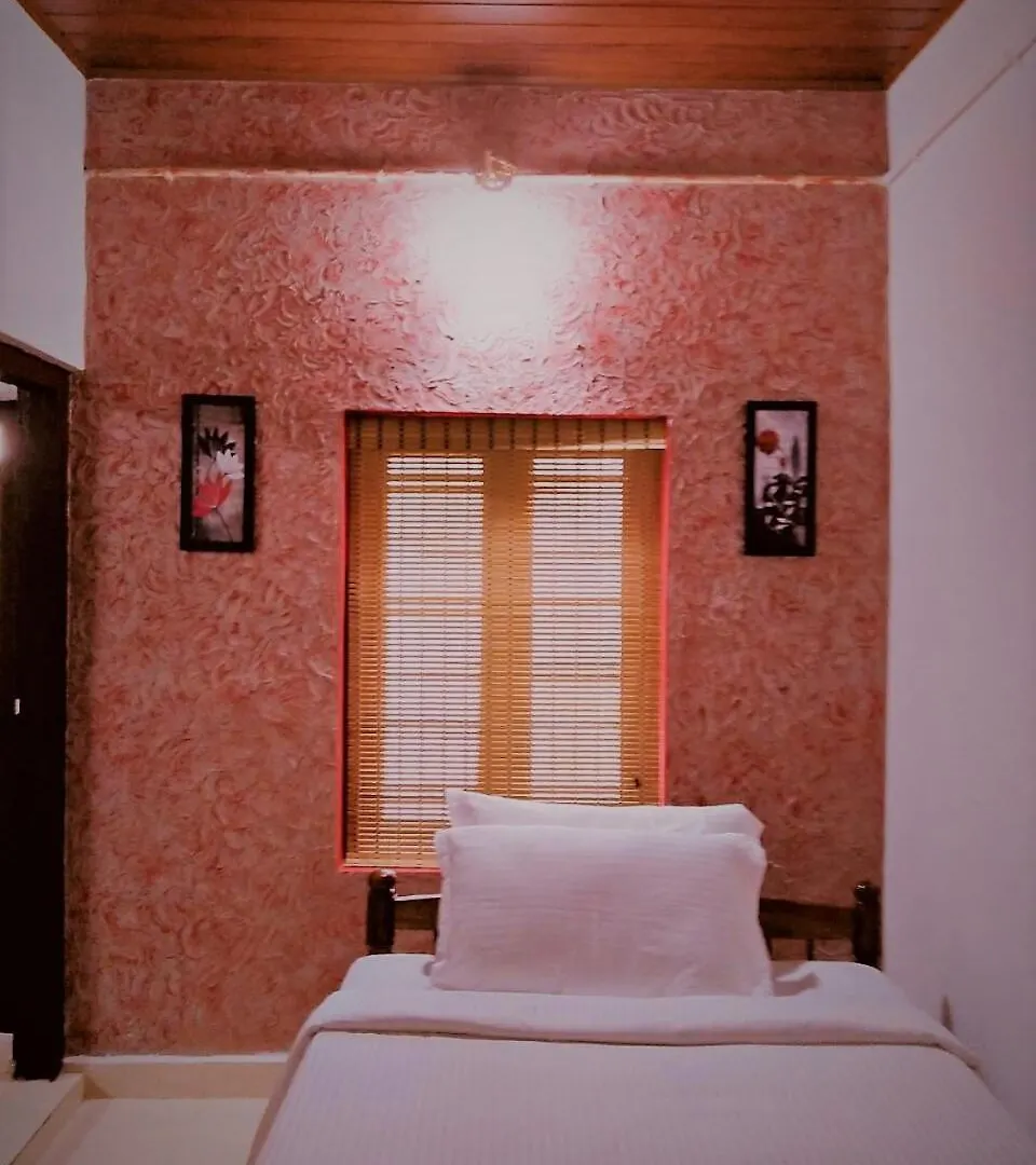 Avalon Grove Bed & Breakfast Thekkady